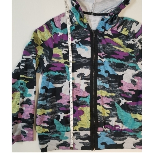 Multi-colored Camouflage Hoodie, Size Large - Picture 3 of 6